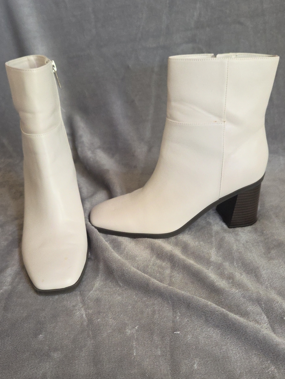 Bandolino Cream Block Heel Square-Toe Ankle Boots